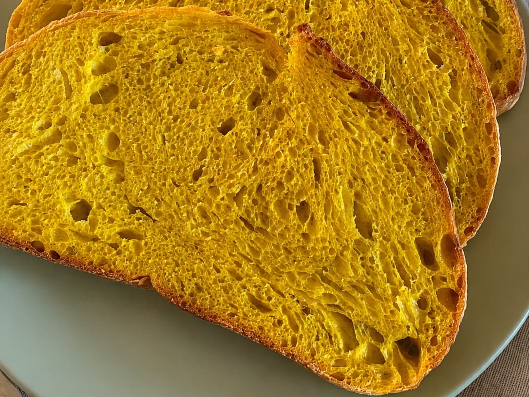 Turmeric and Olives sourdough bread
